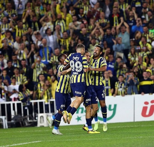 Kadıköy'de nefes kesen maç! Gol düellosunda kazanan Kanarya...